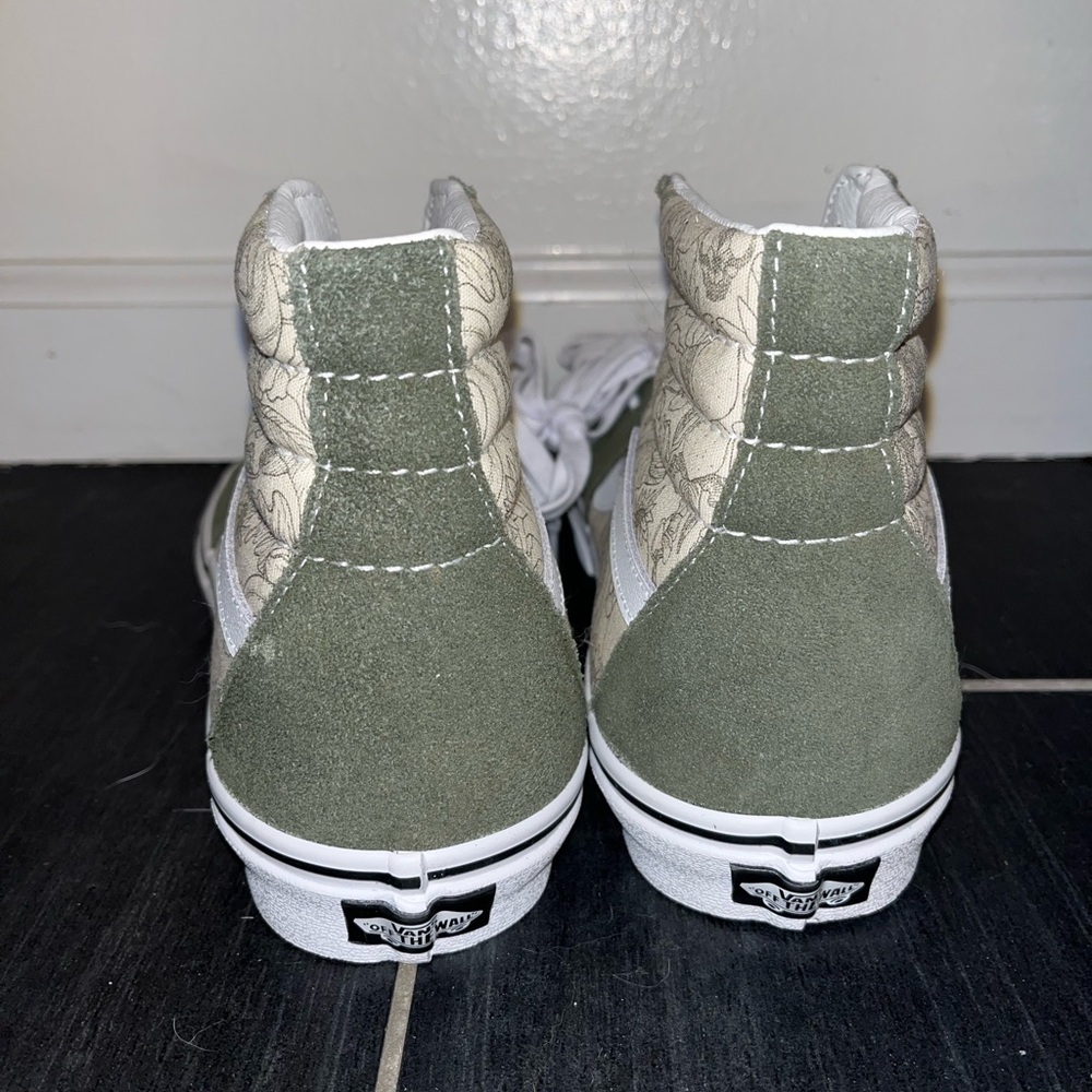 Vans - Picture 2 of 5